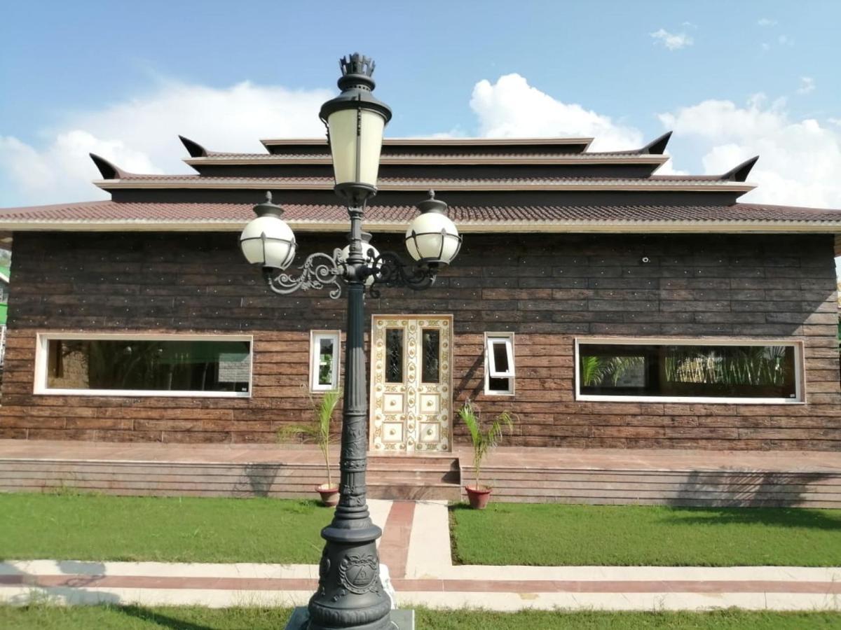 Mann The Palm Retreat Lucknow Exterior foto
