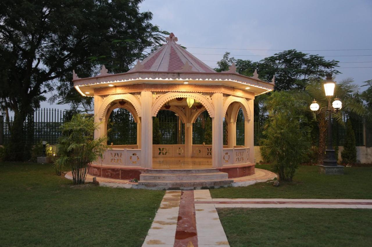 Mann The Palm Retreat Lucknow Exterior foto