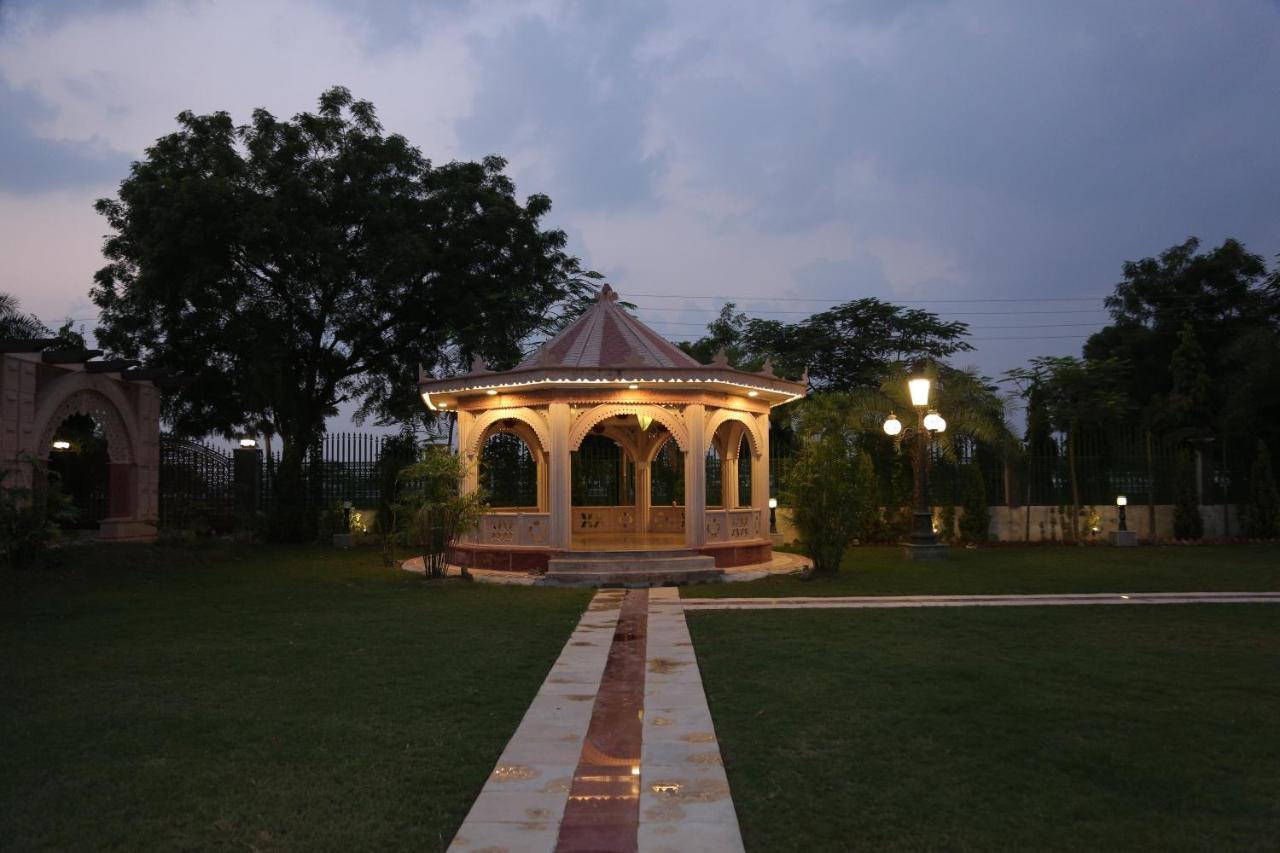 Mann The Palm Retreat Lucknow Exterior foto