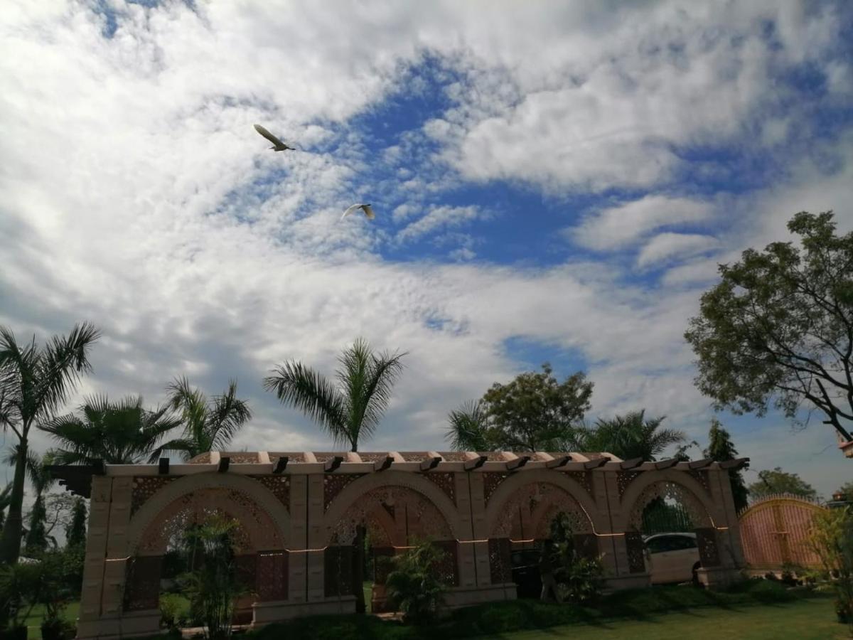 Mann The Palm Retreat Lucknow Exterior foto