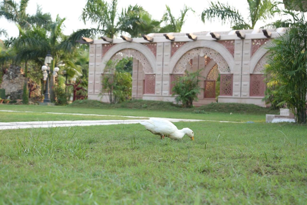 Mann The Palm Retreat Lucknow Exterior foto