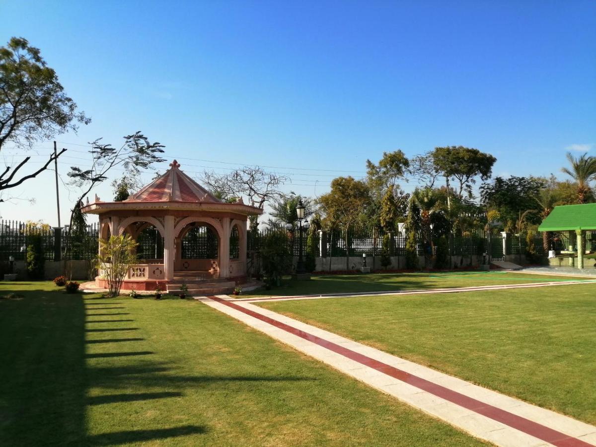 Mann The Palm Retreat Lucknow Exterior foto
