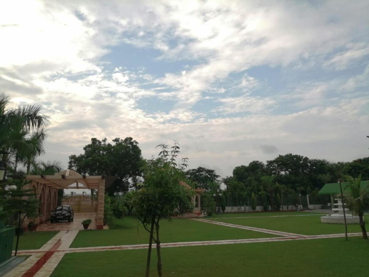 Mann The Palm Retreat Lucknow Exterior foto