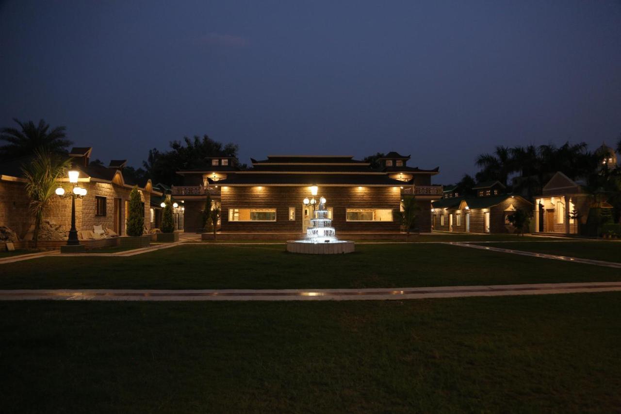 Mann The Palm Retreat Lucknow Exterior foto