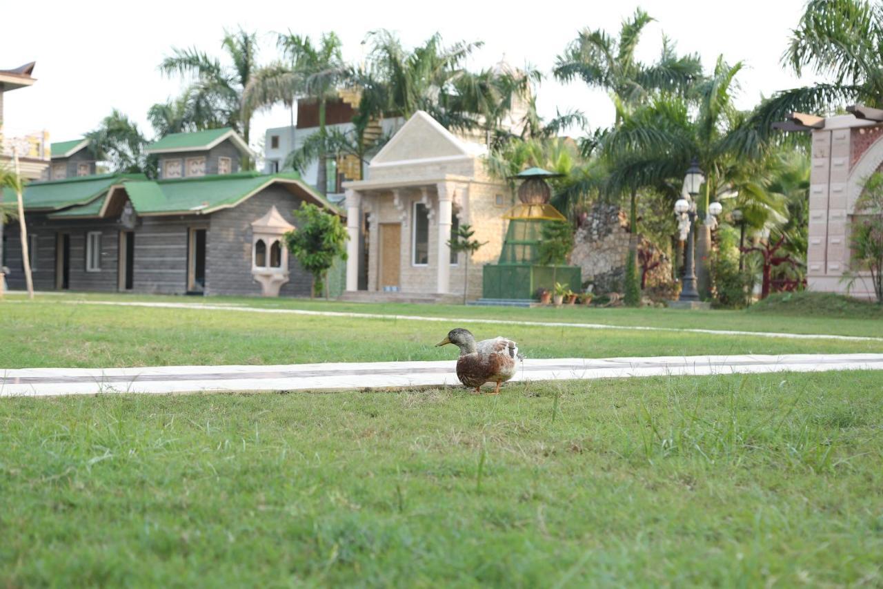 Mann The Palm Retreat Lucknow Exterior foto