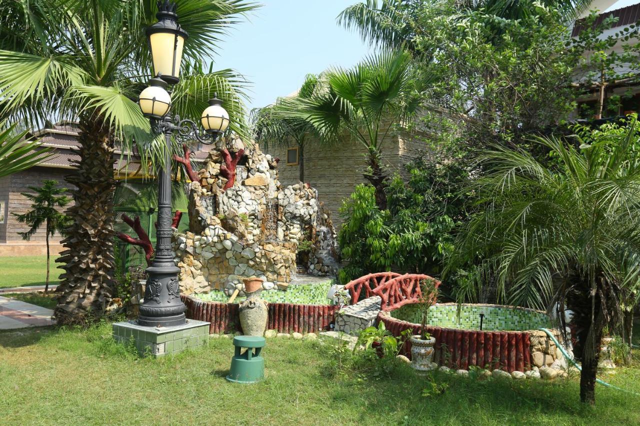 Mann The Palm Retreat Lucknow Exterior foto