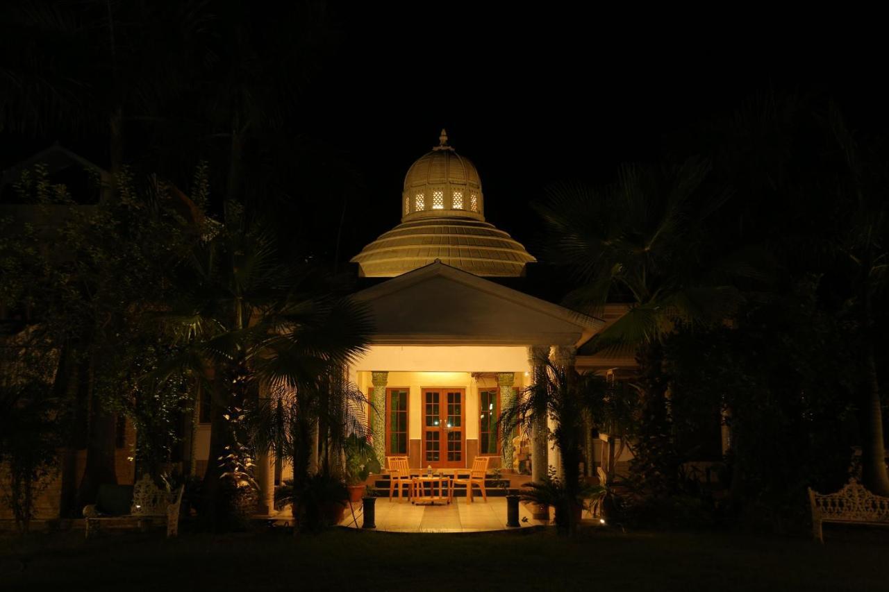 Mann The Palm Retreat Lucknow Exterior foto